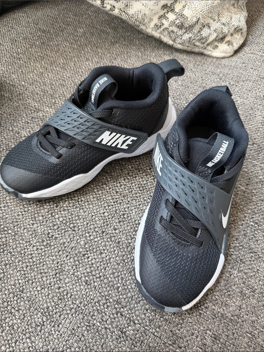 Nike Kids Black and White Basketball Shoes toddler 11